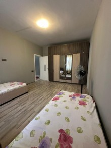 House is for sale in Qobu settlement. 4 rooms, -13