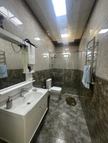House is for sale in Qobu settlement. 4 rooms, -18