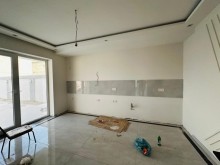 Mərdəkanda 2 mərtəbəli ev satılır Nəlbəki restoranı tərəfdə, -15