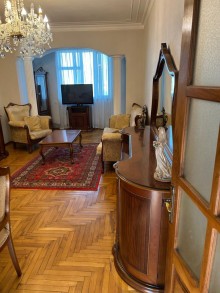 Mənzil Nərimanov rayonu, Atatürk prospekti, Avesta biznes mərkəzinə yaxın Köhnə Tikili, -3