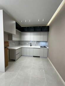 Mərdəkan qəsəbəsində 4 sot torpaq sahəsində yerləşən 1 mərtəbəli, modern satılır, -18