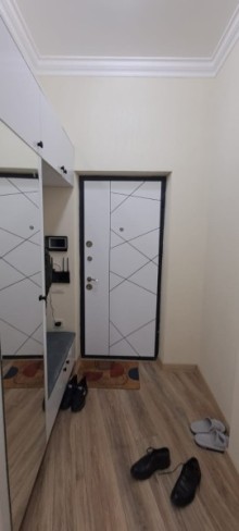 İnşatçılar prospekti,Statistika komitəsinin yanı Köhnə Tikili, -9