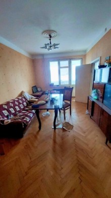 satilir-3-otaq-kohne-tikili-baki-bineqedi-7-ci-mikrorayon-dernegul-11-1764928640